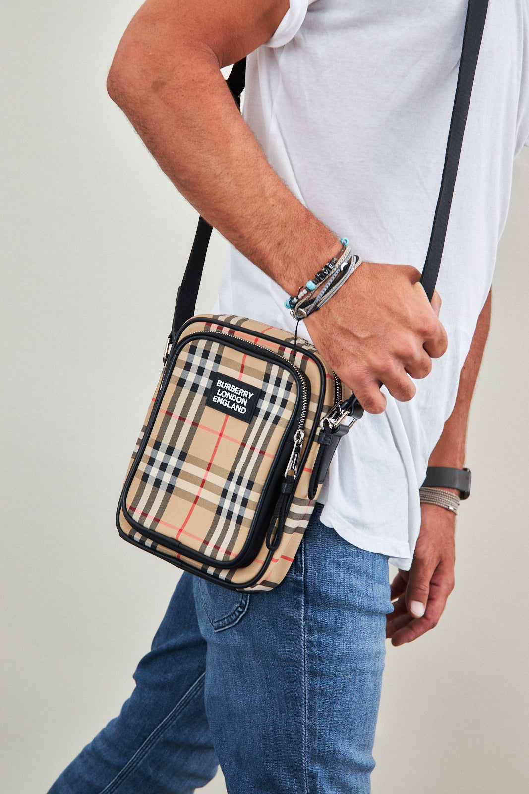 Check messenger bag