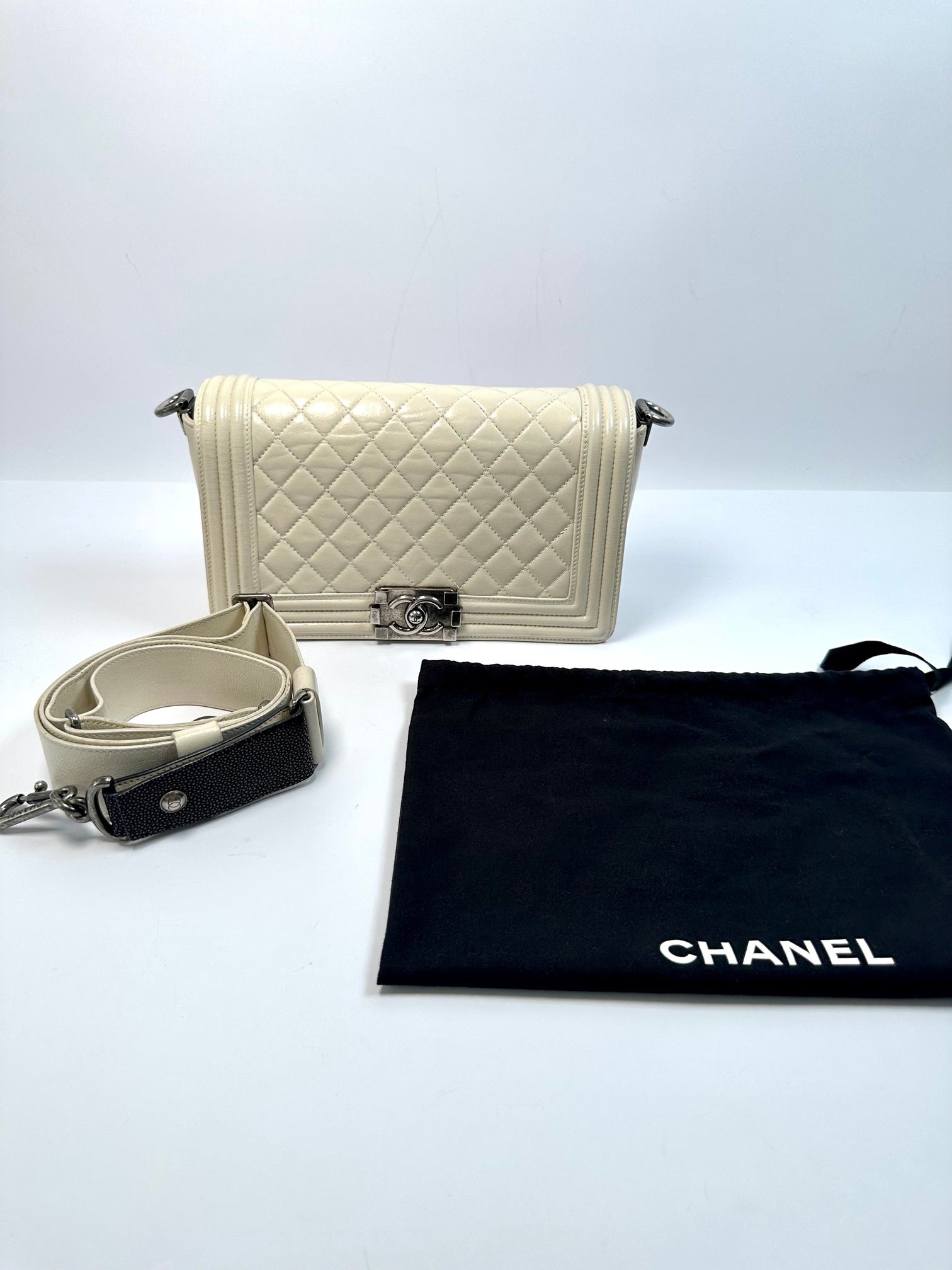 Chanel boy limited