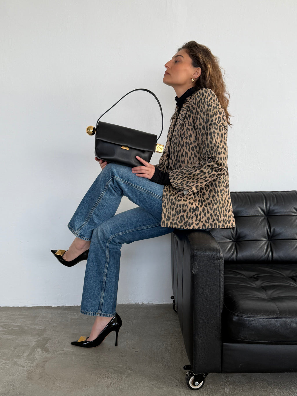 Le Rond Carre Embellished Leather Shoulder Bag