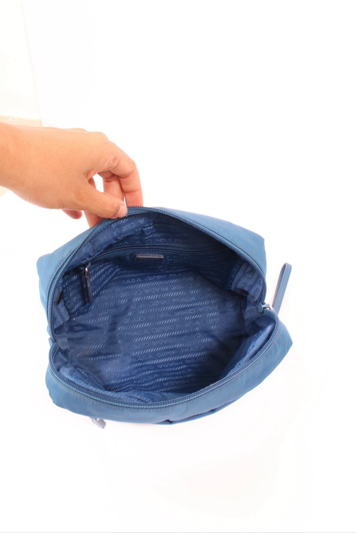 Cosmetic pouch