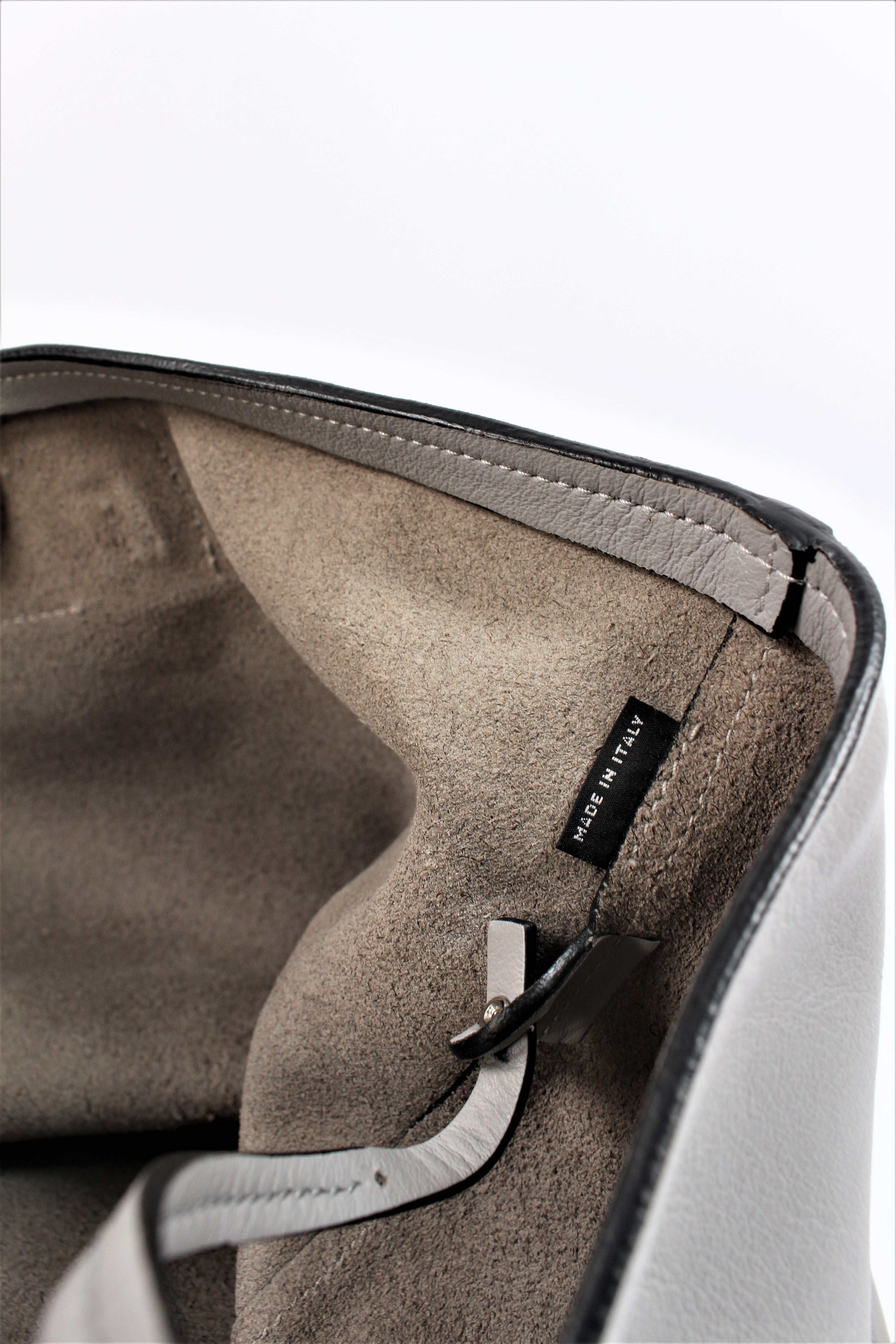 Leather bag