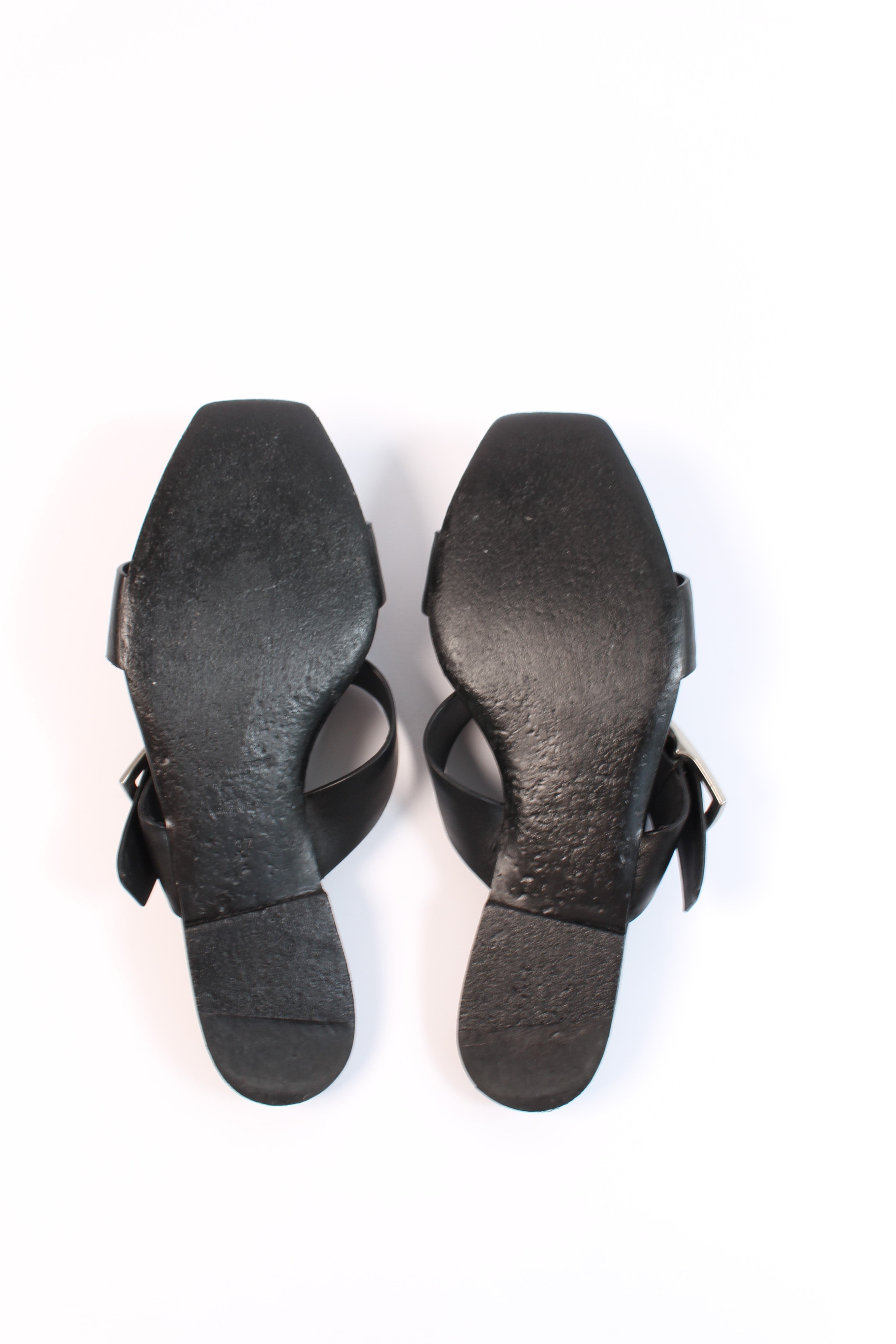 Leather sandals