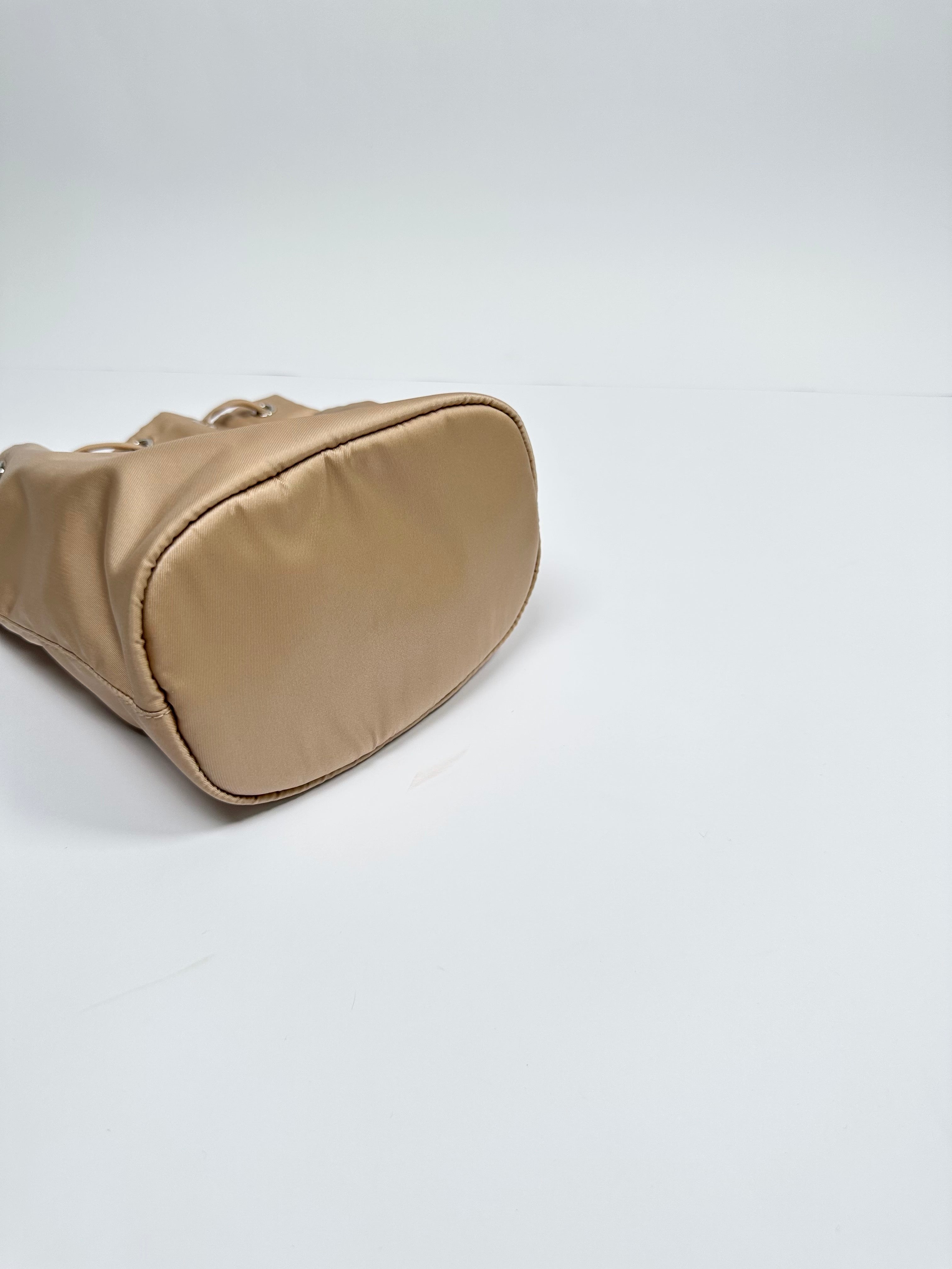 Logo Pouches