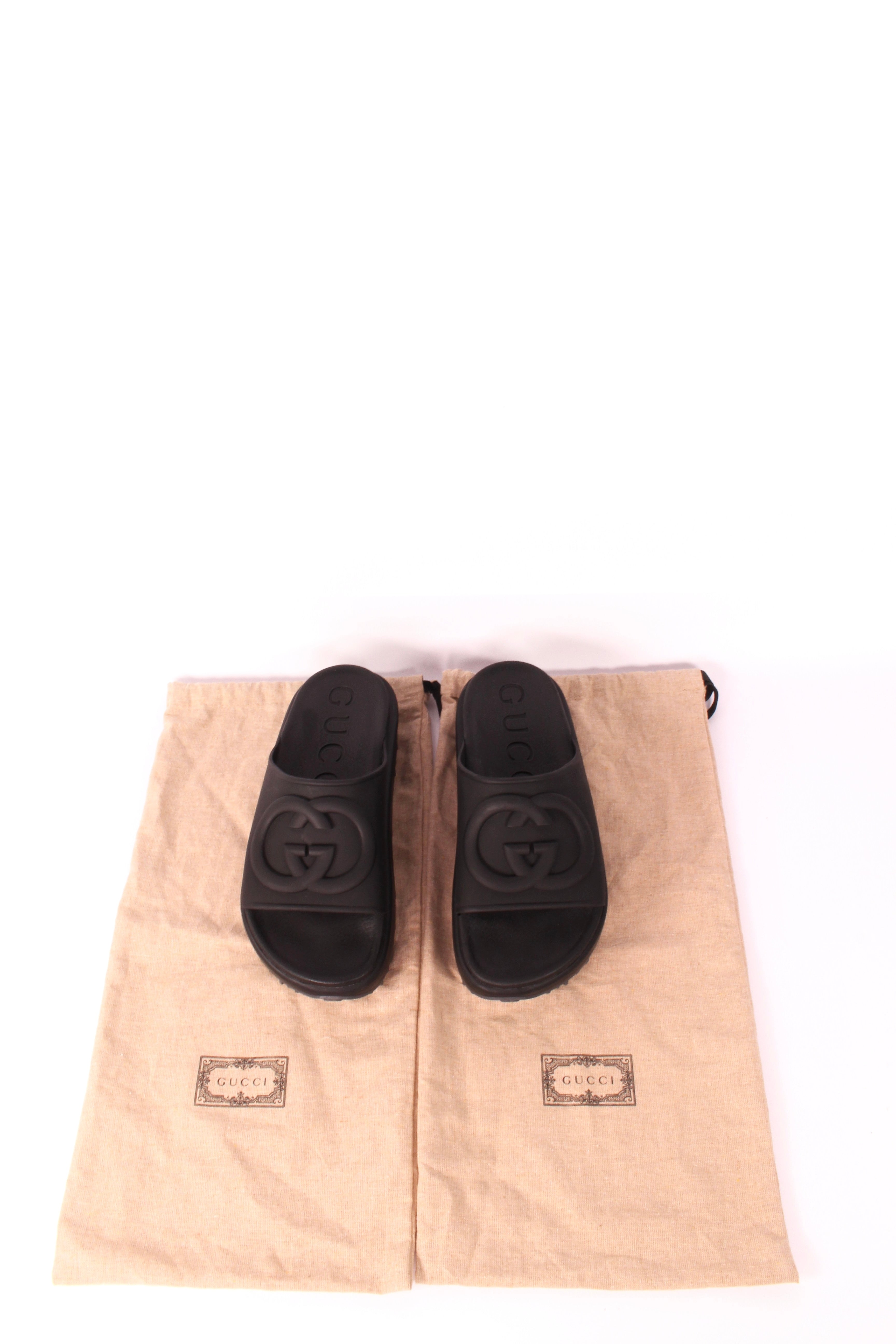 Interlocking G slide sandals